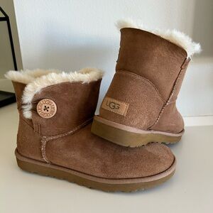 UGG - Women's Bailey Button II Boots - Chestnut - Size 9